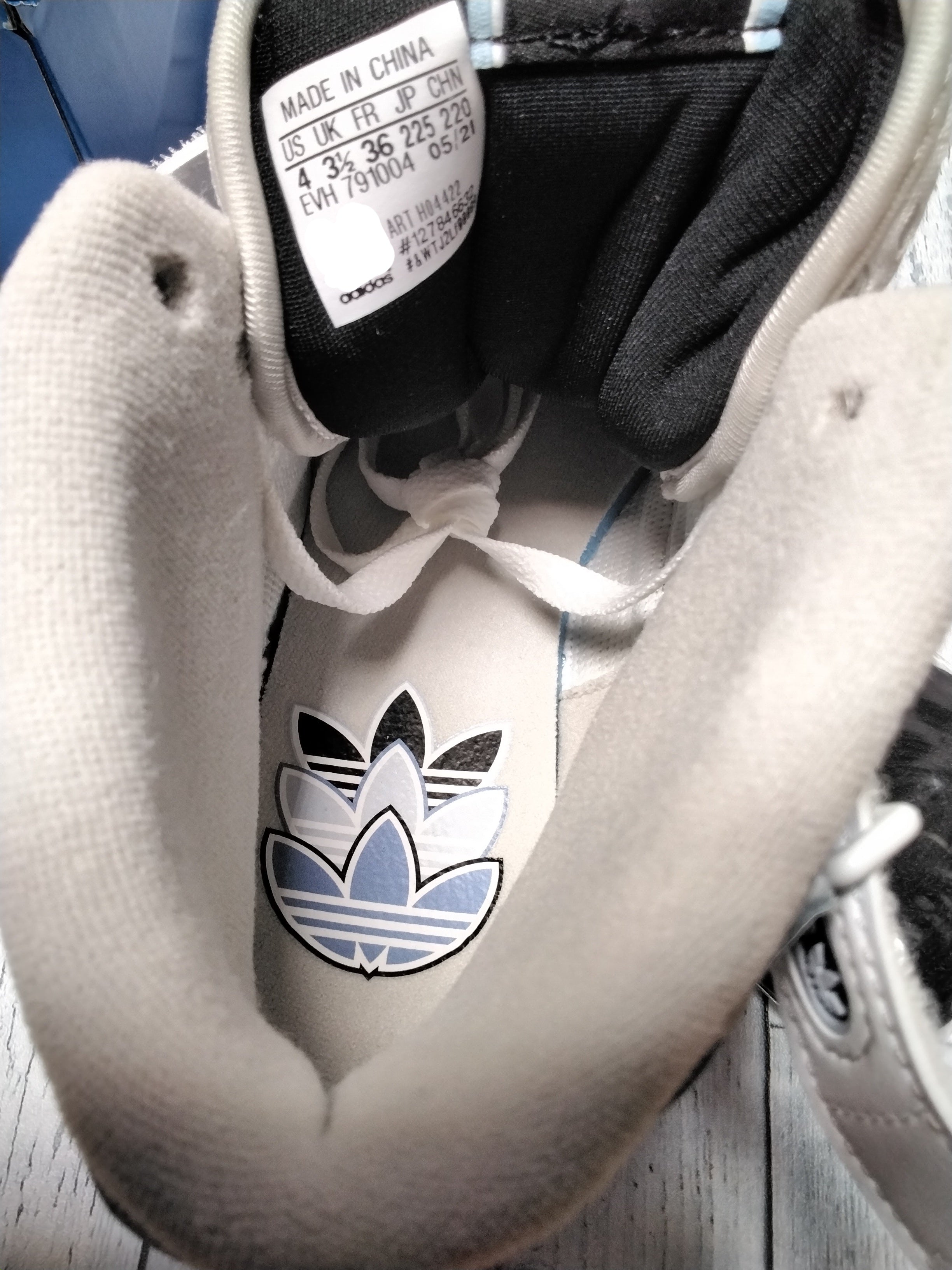 adidas Originals Unisex-Child Forum Mid Sneaker Sz 4 *NEW* (7844904337646)